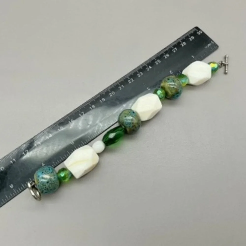 Beaded Bracelet Womens Green White Blue Ceramic Glass Toggle Clasp 8.5 Inch